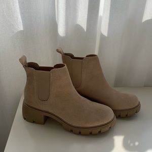 Steve Madden suede Chelsea boots